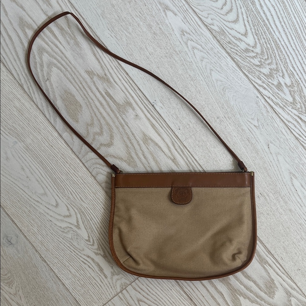 Marley Hodgson canvas shoulder purse.